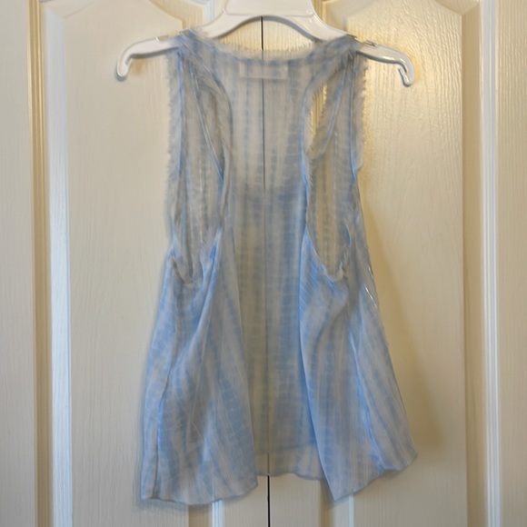 Abercrombie and Fitch Light Blue Top. - Picture 6 of 6